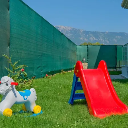 Esmeralda, Jakuzili Cocuk Havuzlu Lueks Villa Fethiye