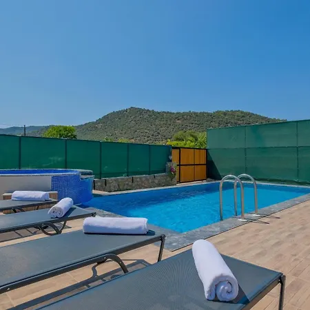 Esmeralda, Jakuzili Cocuk Havuzlu Lueks * Fethiye