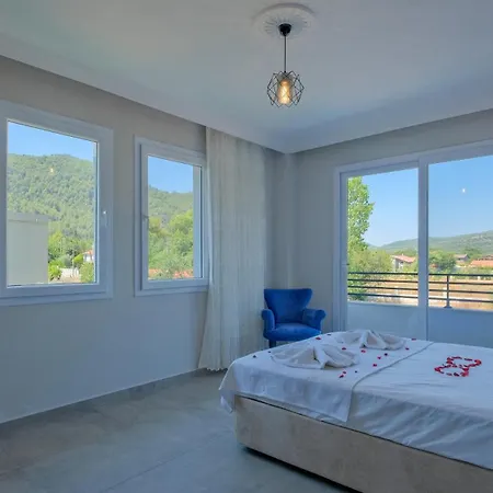 Esmeralda, Jakuzili Cocuk Havuzlu Lueks Villa Fethiye