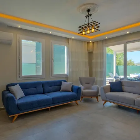 Esmeralda, Jakuzili Cocuk Havuzlu Lueks Vila Fethiye