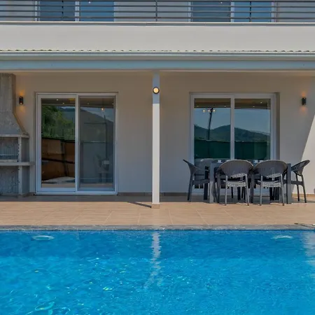Villa Esmeralda, Jakuzili çocuk Havuzlu Lüks Fethiye