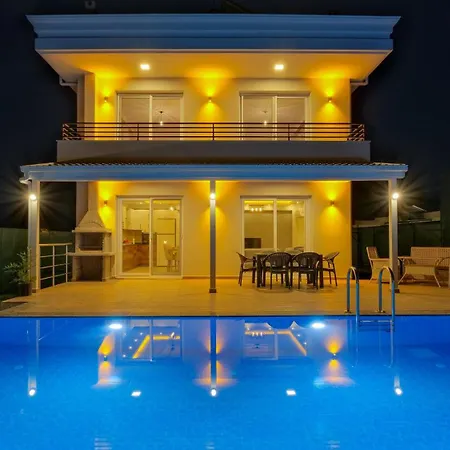 Villa Esmeralda, Jakuzili çocuk Havuzlu Lüks *