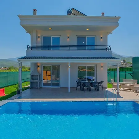 Villa Esmeralda, Jakuzili çocuk Havuzlu Lüks Fethiye