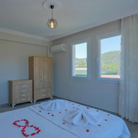 Villa Esmeralda, Jakuzili çocuk Havuzlu Lüks *