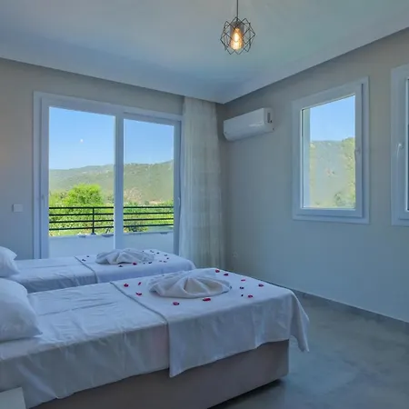 Villa Esmeralda, Jakuzili çocuk Havuzlu Lüks Fethiye