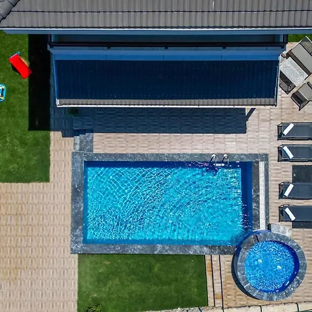 Esmeralda, Jakuzili çocuk Havuzlu Lüks Villa Fethiye